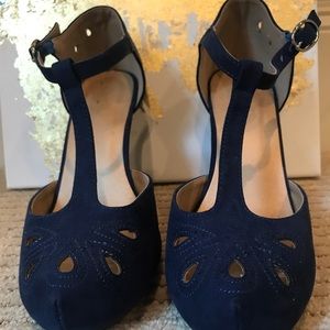 50’s style platform heels.